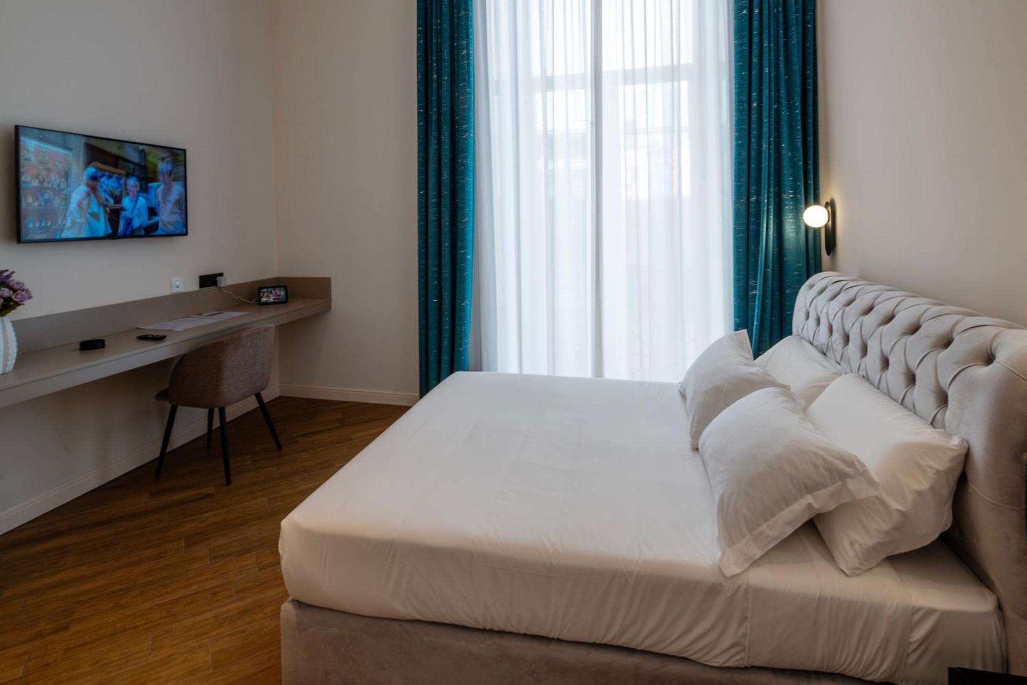 Maison Toledo Suites Naples Luaran gambar
